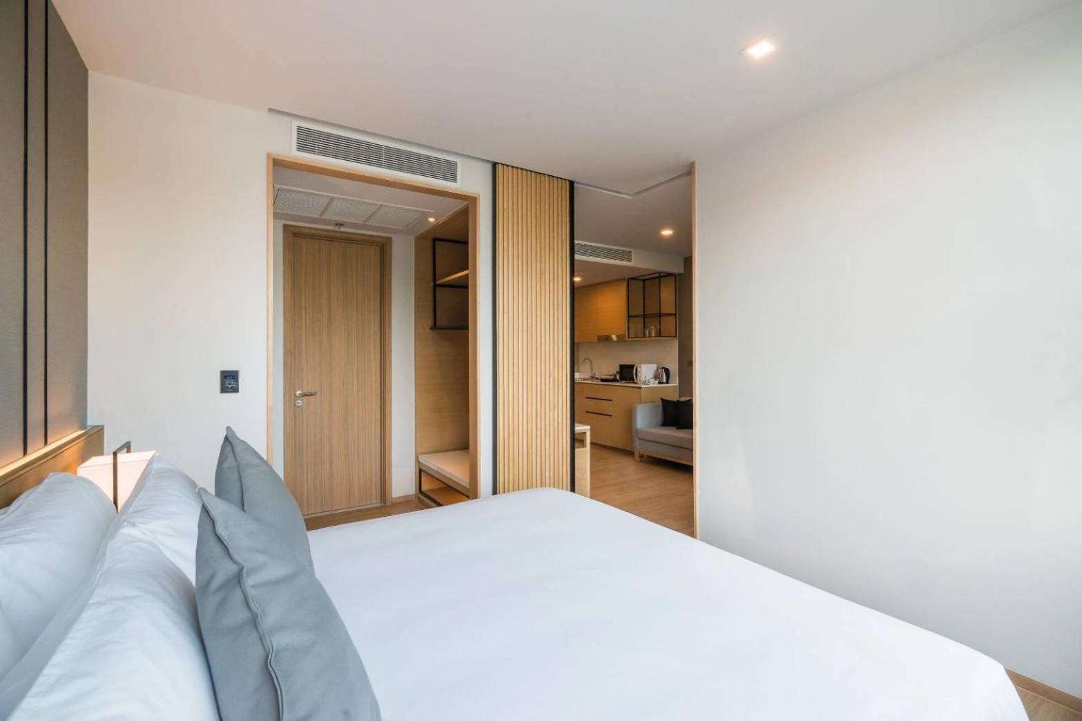 Arize Hotel Sri Racha Си Рача Екстериор снимка