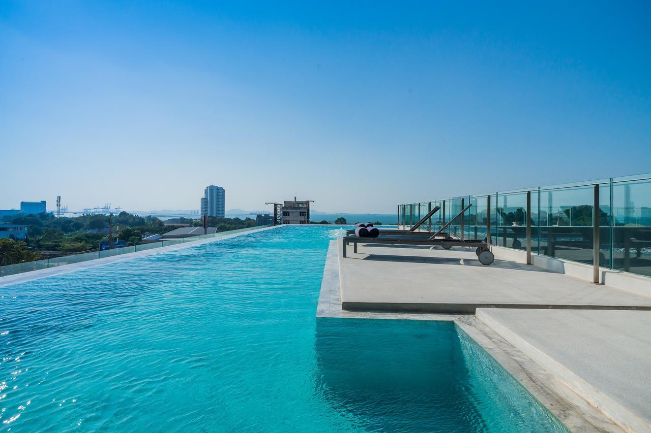 Arize Hotel Sri Racha Си Рача Екстериор снимка
