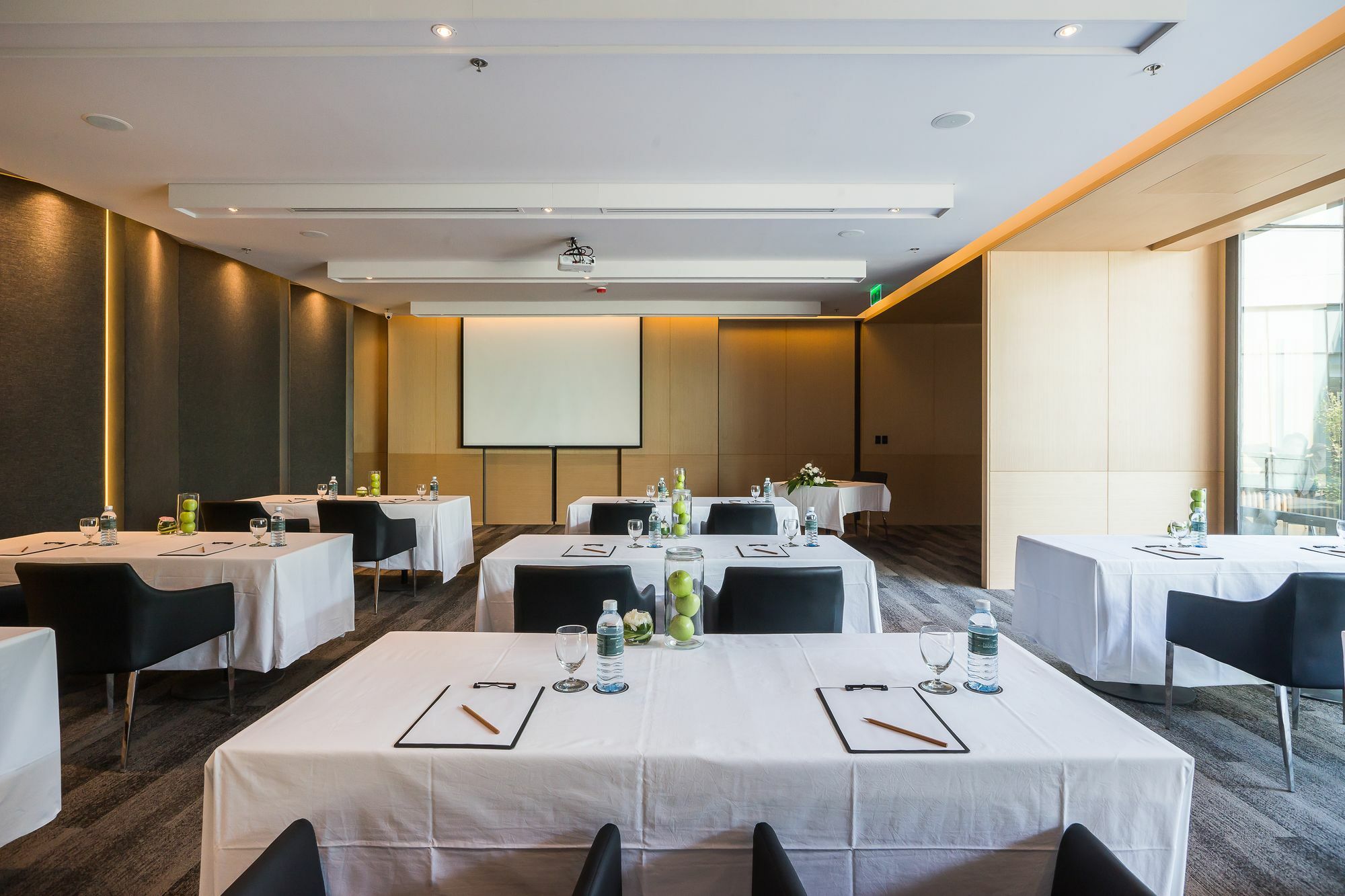 Arize Hotel Sri Racha Си Рача Екстериор снимка
