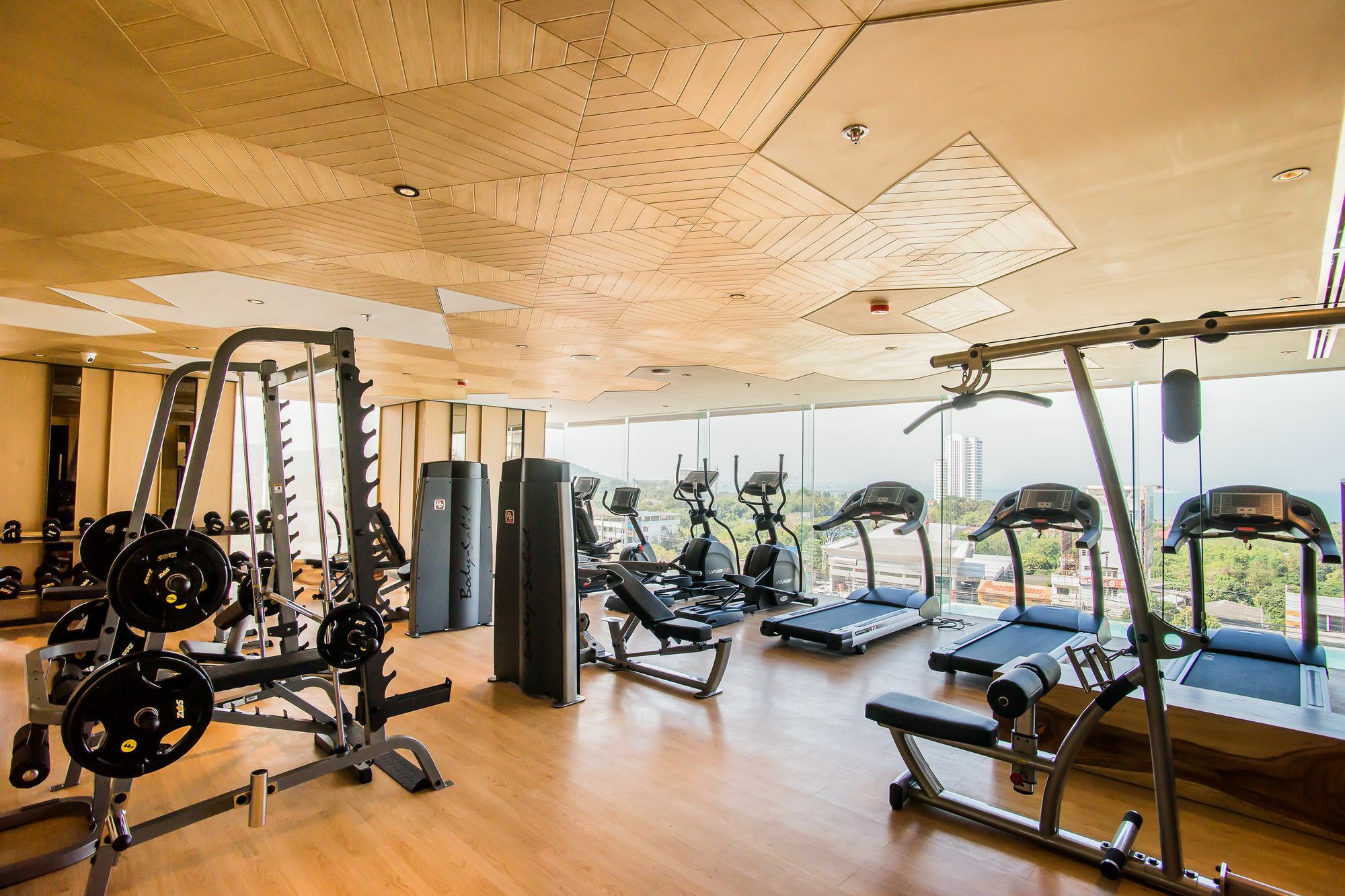 Arize Hotel Sri Racha Си Рача Екстериор снимка