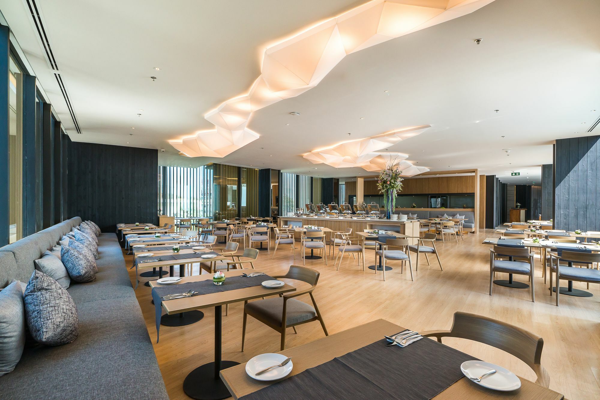 Arize Hotel Sri Racha Си Рача Екстериор снимка